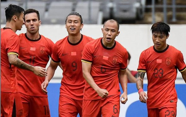 鸿岳资本 光头成中国香港噩梦！张玉宁下场不攻了 裁判是锤子 久尔没信心了